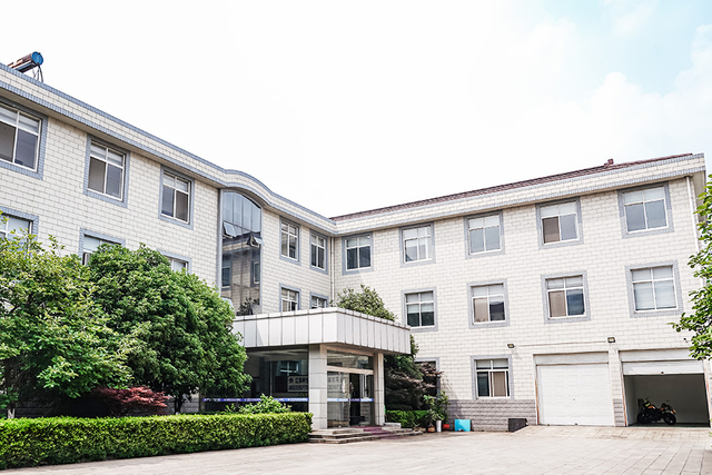 ผู้ผลิตเครื่องกวน IBC ความจุขนาดใหญ่